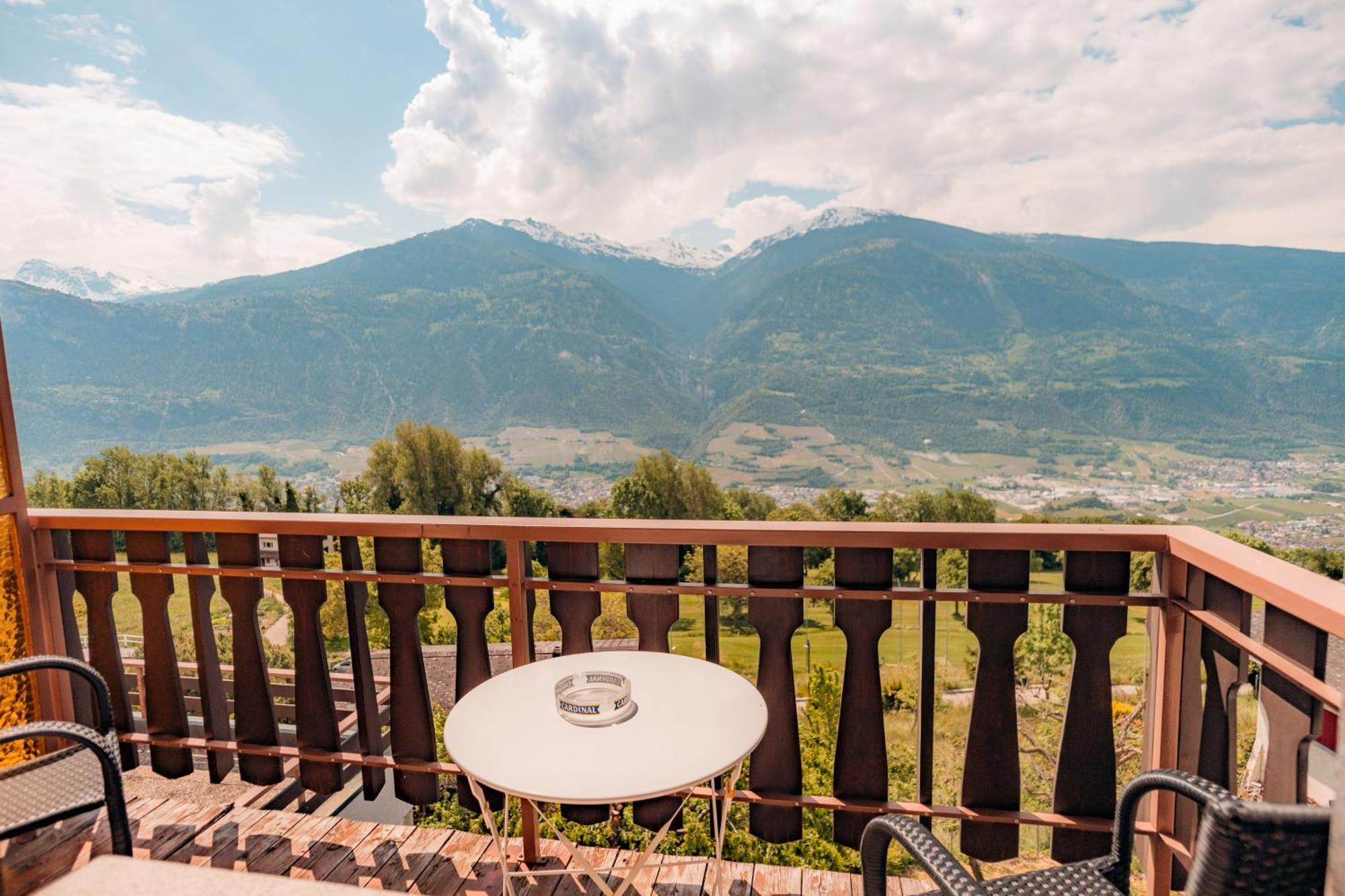 Relais Fleuri Hotell Chermignon-d'en Bas Exteriör bild